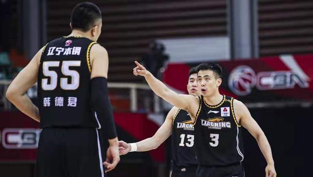 常智茹聊时尚|杜锋要培养徐昕成空间型中锋 韩德君式传统内线已不适应现代篮球