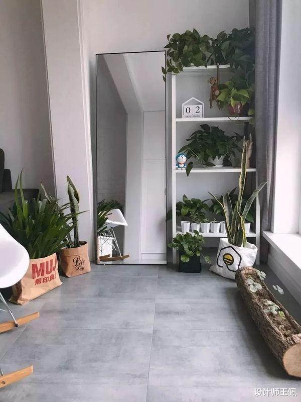 阳台只能铺瓷砖？时尚的年轻人都不喜欢这种设计了，看着就很土