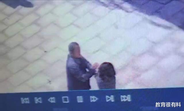 抚顺 交了1.9万学费，13岁女生被校长连续殴打40分钟，家长怒了