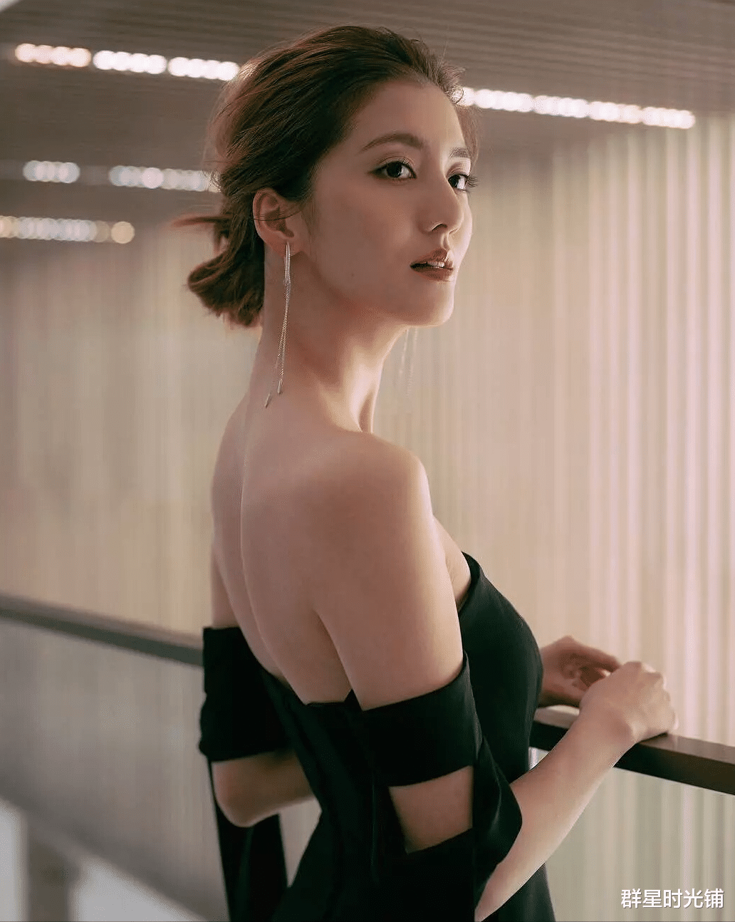 周洁|看了李嘉欣邓文迪梁洛施，吴千语攀豪门的“野心”，这个路不好走