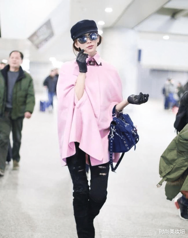 林志玲|林志玲这回学聪明了，穿黑色开叉连衣裙腰臀比惊艳，太美了