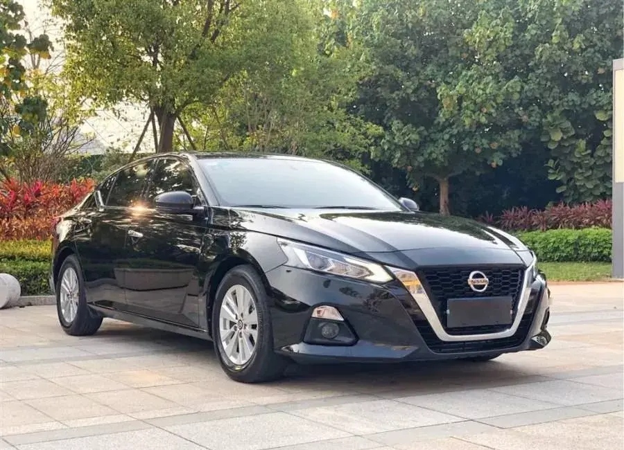 社会很简单 日产天籁车主：很庆幸买到一台好车，绝对是25万以内最强中型车！