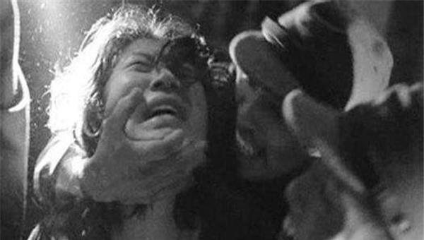 日军|因为长得漂亮,她被强行带进了日军炮楼,每天至少受二三十人凌辱