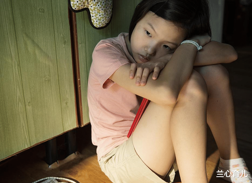 兰心育儿 10岁男孩欲跳楼轻生,说出悲惨经历后,接警员哽咽了