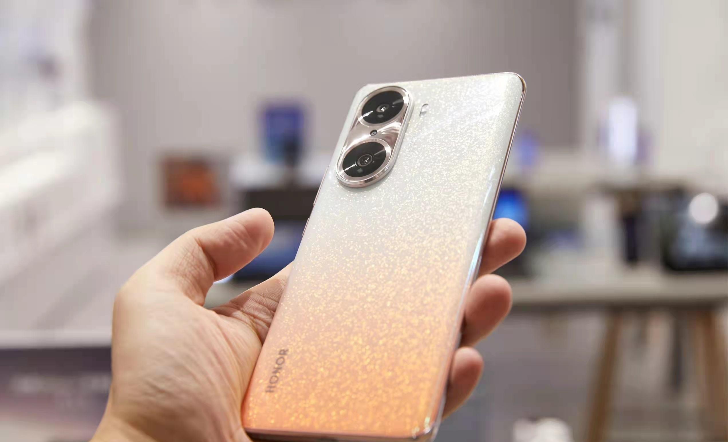 荣耀|1亿主摄+4800mAh大电池，高配12+256G才三千出头，多少人等到了？