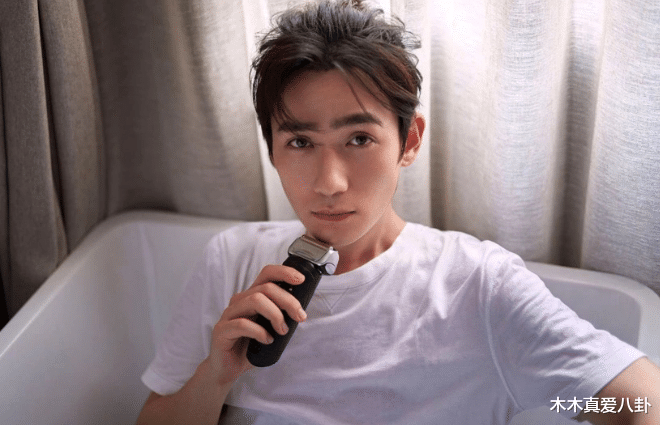 朱一龙|喜欢朱一龙身上的这种，慢热不骄不躁，以及对待这个世界的温柔