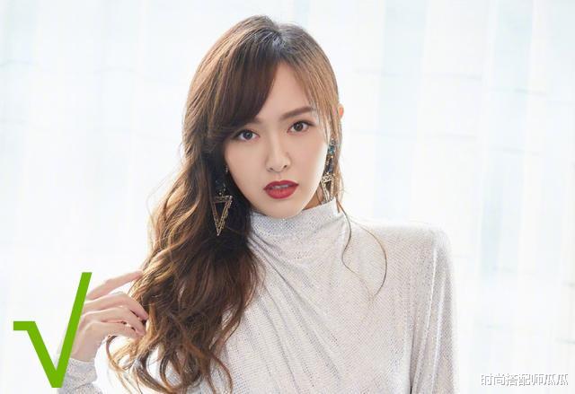发型|?45岁的女人，建议避开这3种发型，不仅大妈感十足，还显老没气质