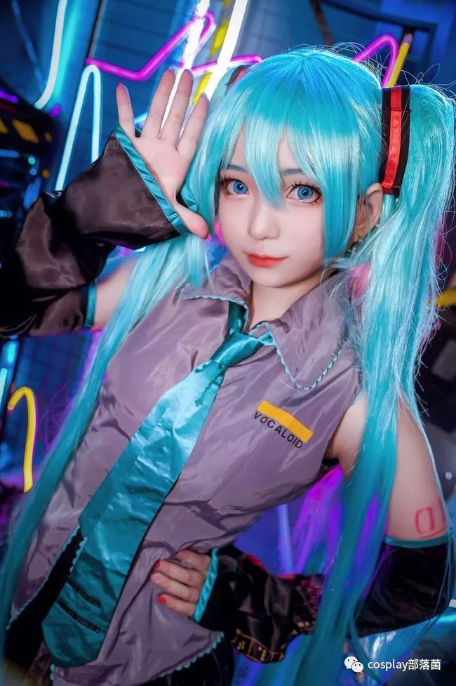 |cos：初音miku&amp;镜音rin 文艺复兴