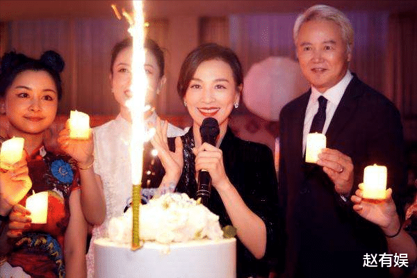 张庭|消费百万和明星合影，据爆料称排队到凌晨2点，这2人不简单！