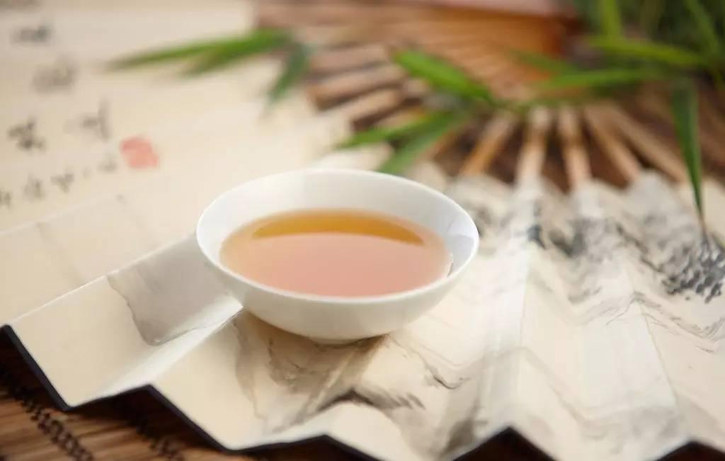 泊庭雪鹭西窗月|夏天家中应当常备哪些常备药?这五款你备下了吗?