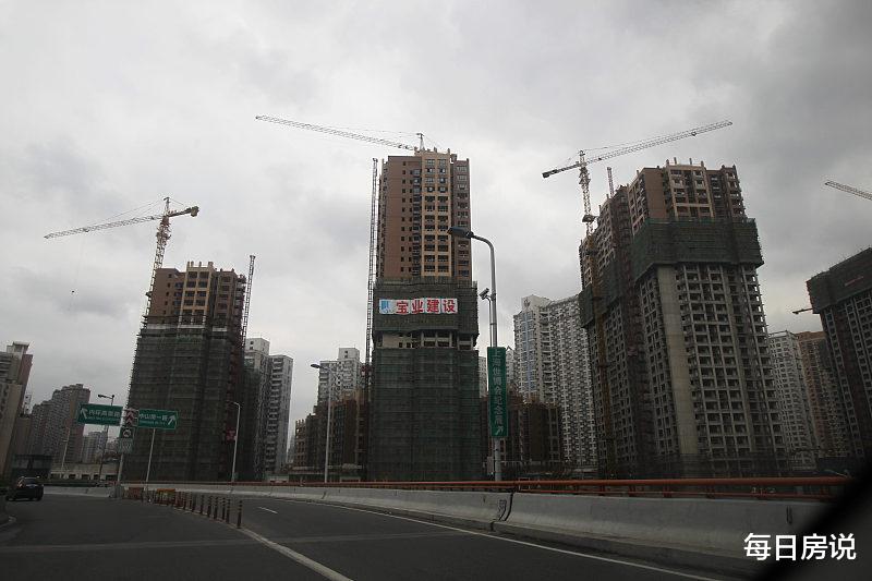 楼市|8月起，楼市要下“降价雨”？新规再收紧，1类人怕会“竹篮打水一场空”