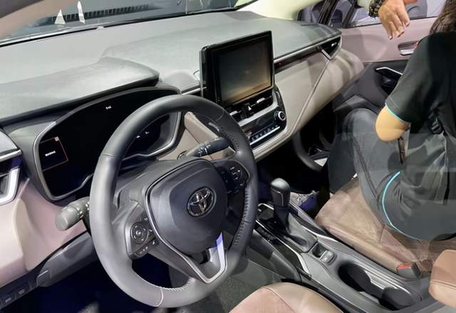 豐田下月上市“新款轎車”，搭2.0L+CVT，售價15萬起-圖4