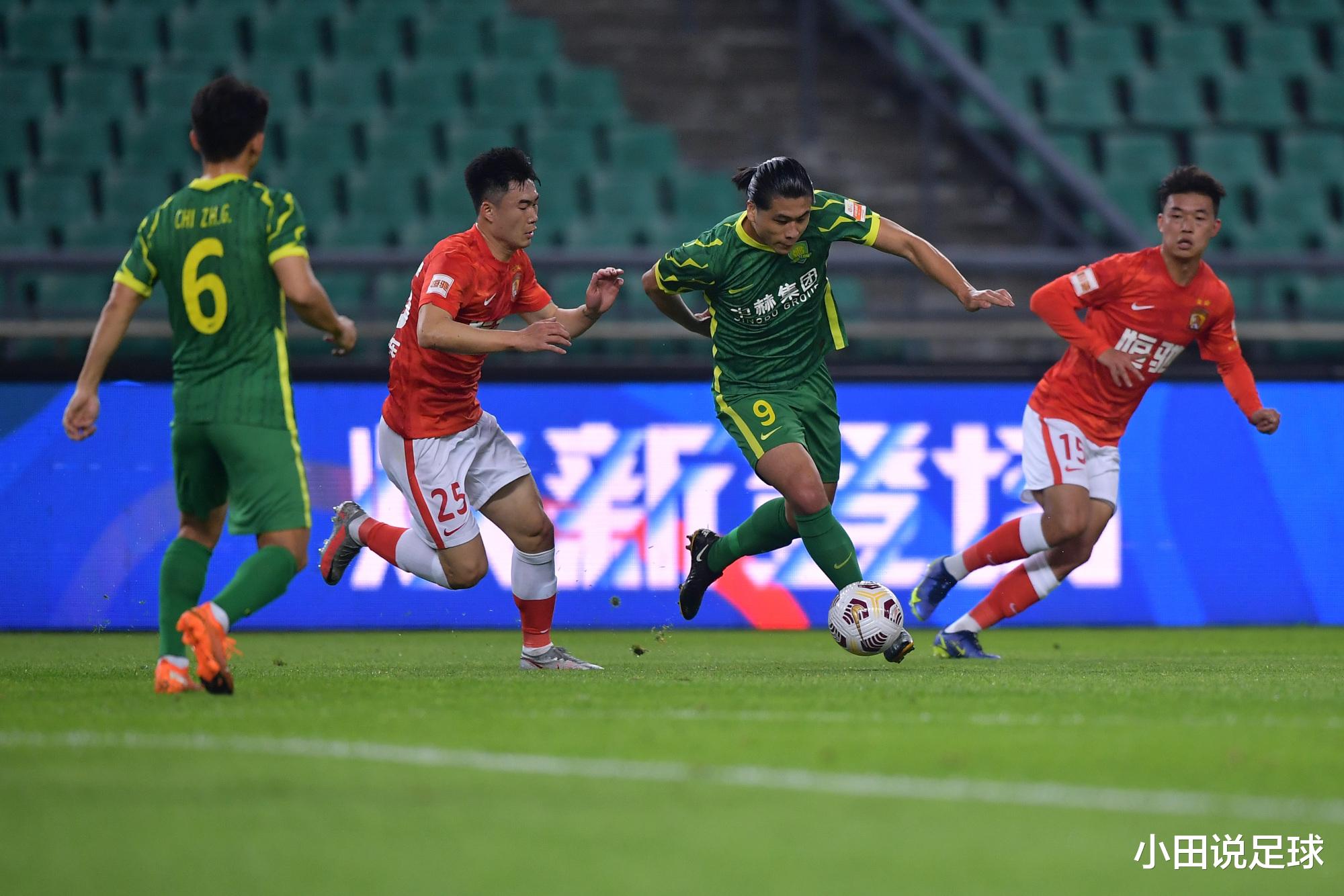 北京國安|中超爭議判罰！國安禁區(qū)內(nèi)手球不判，VAR提醒后又遭主裁無視？