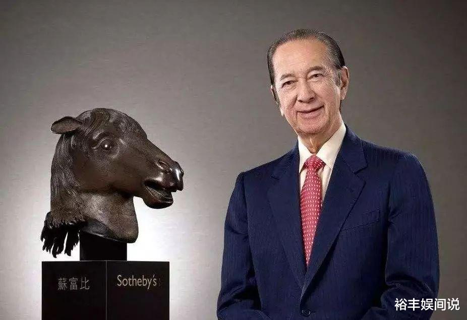 杨紫|何超琼现身支持《中国医生》，打扮朴素不失贵气，同框于冬气场大