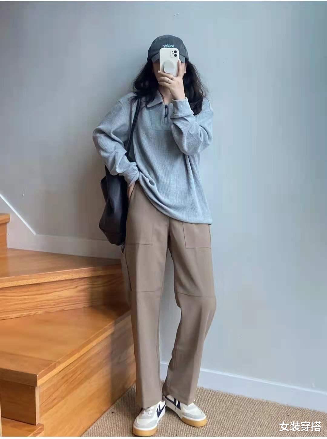 女装穿搭|秋天卡其色裤子搭配什么颜色上衣