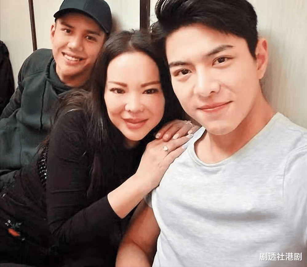 赵丽颖|TVB力捧小生演技零突破，介意“女神收割机”称号：每晚只有“主子”陪睡