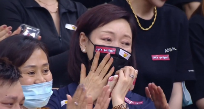 胡明轩|场均13+2+1,胡明轩拿FMVP!杜锋和名记说出心中MVP,不是胡明轩