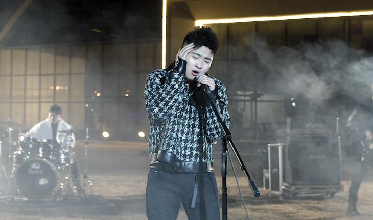 奶球妈咪聊|网红白小白被圈内主播嘲讽,直言其为“三线歌手”,气急挂断连麦