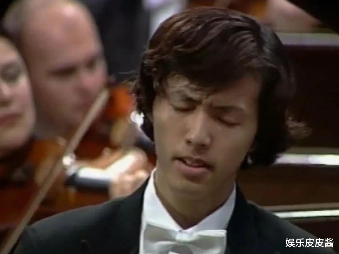 突围|一次一万？李云迪“利益同居”的背后，最对不起的是张小鲁！