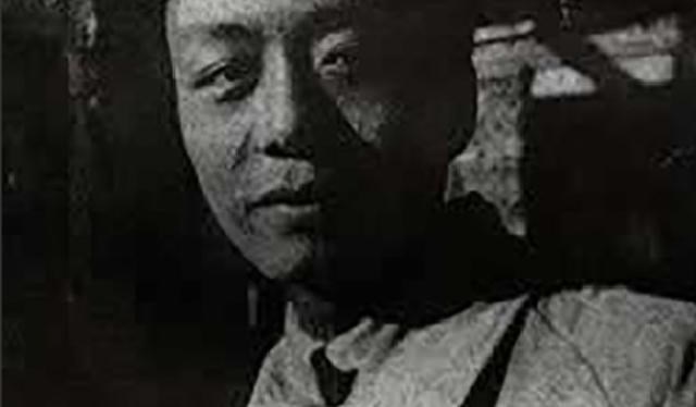 胡小小乖|诗人艾青:5岁才被领回家,对着亲生父母却只能喊“叔叔婶婶”