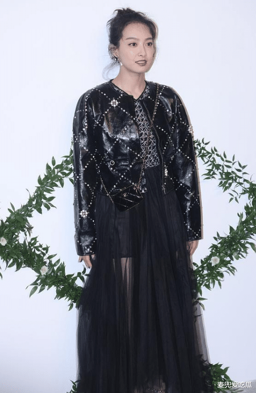 王一博|品牌活动刘诗诗美艳动人，周迅面部僵硬像巫婆，王一博有点二愣子？