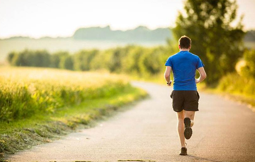 玫瑰花茶|46岁男子确诊胃癌,三月后离世,卫生组织呼吁:2种“粗粮”趁早撤下桌