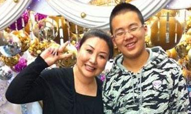 郭德纲|郭德纲背后的女人，手握德云社99%股份，为何王惠更受徒弟们喜爱