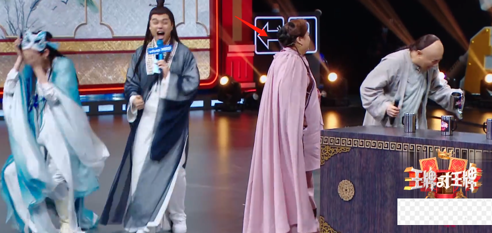 贾玲|《王牌》贾玲状态惹人担忧，在台上直接愣神，笑容勉强不是第一次