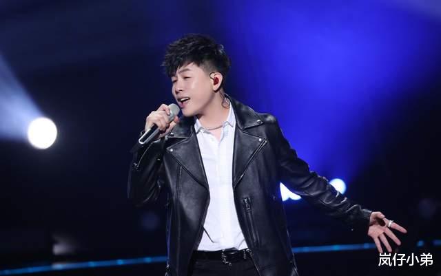 胡彦斌|胡彦斌新恋情曝光，择偶类型专一，与女方大方牵手，神似封杀艺人！