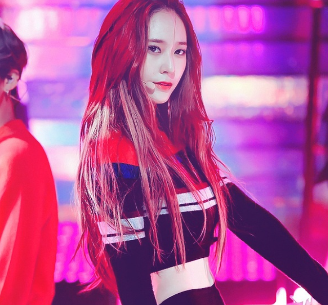 郑秀晶|15岁出道登顶,最后一次回归留在21岁,如今她华丽转身重新出发