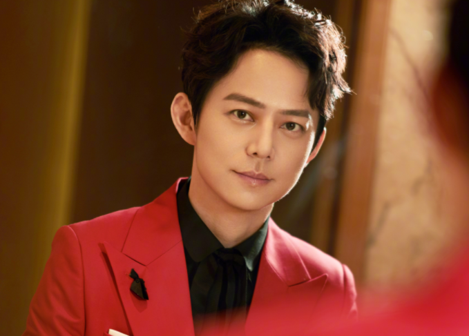 何炅|何炅不再背锅，撰写小作文回应批评，扯下了娱乐圈的遮羞布