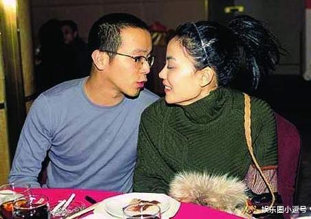 窦唯|51岁窦唯现身街头小店，打扮怪异像大侠，偷刷王菲讯息疑念念不忘