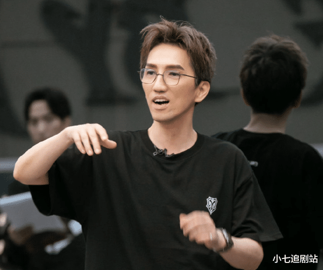 成毅|从歌神到伪艺术家，《披荆斩棘》让林志炫“原形毕露”