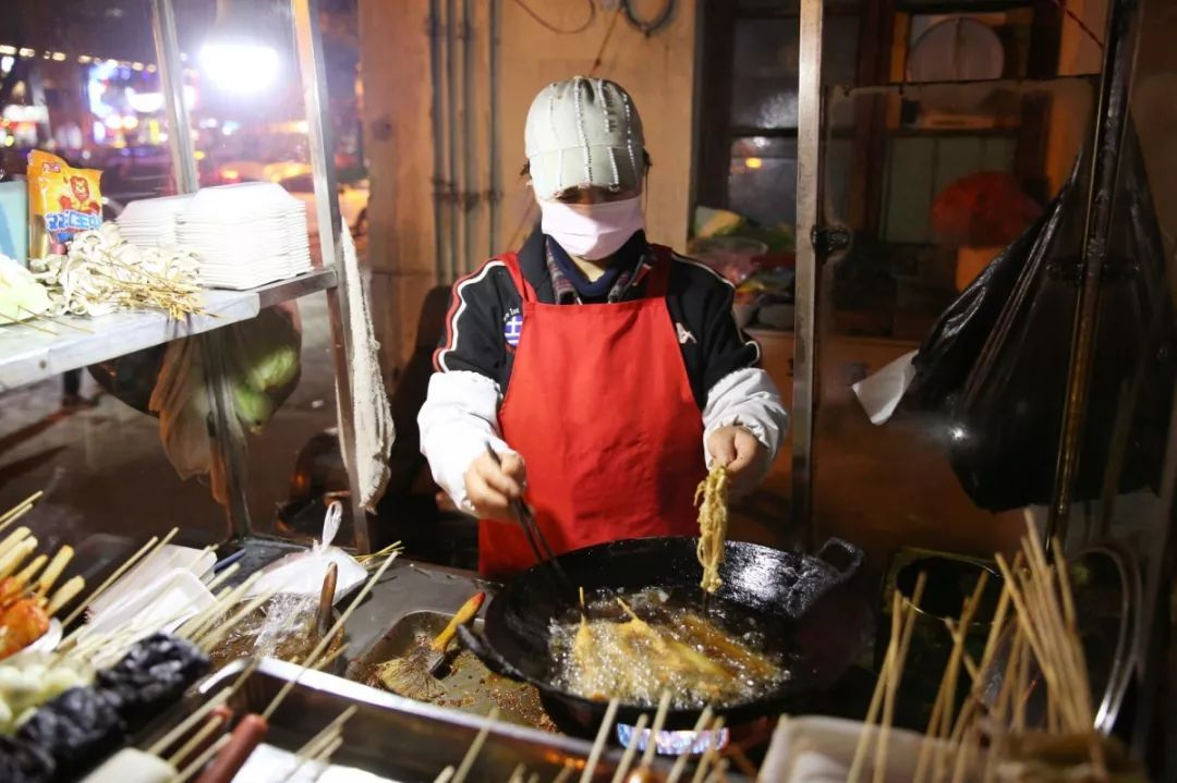 运动|吃一次等于3支烟，很多人吃上瘾，呼吸科主任：或是自毁肺脏