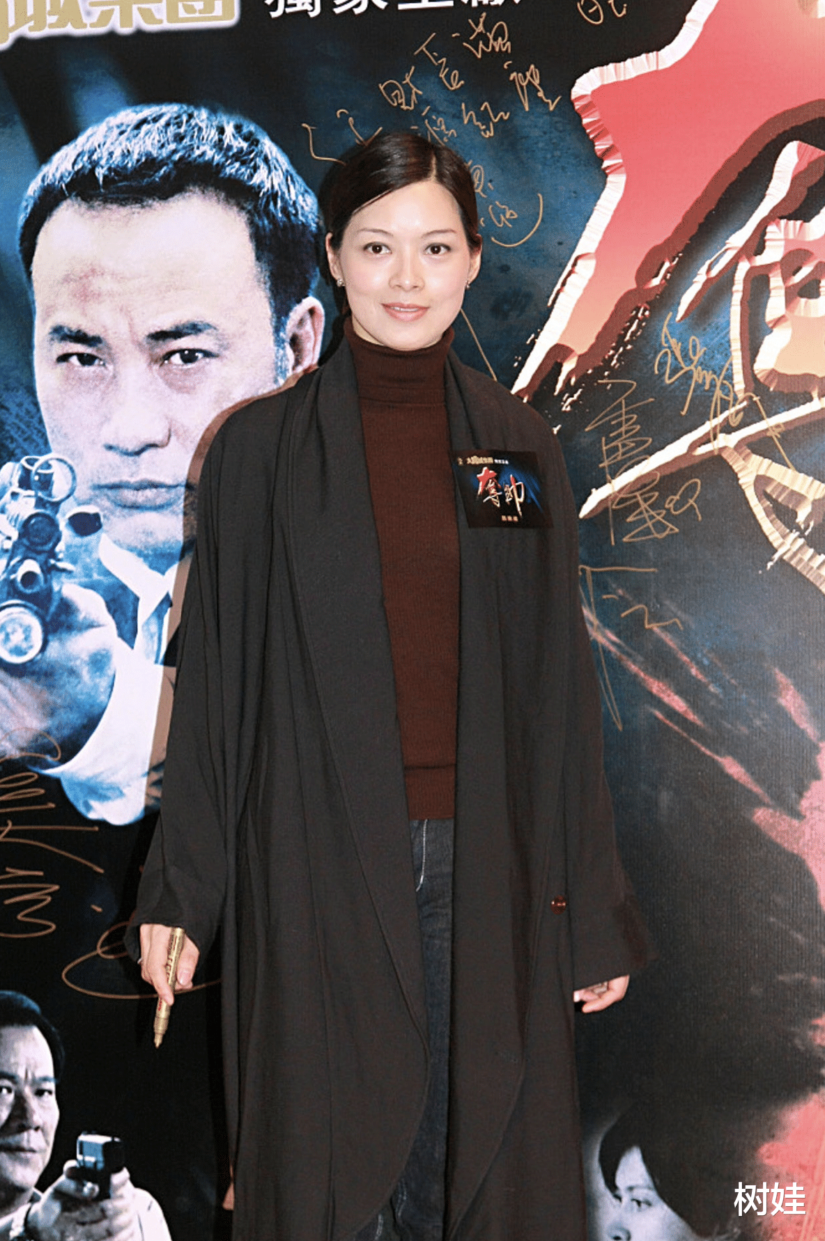 刘锦玲|54岁刘锦玲晒照庆祝硕士毕业，保养得宜气质不减，隐居美国不复出