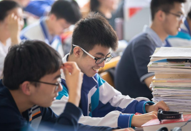 安妈育儿日|考生被南开大学录取,录取通知书还没来得及拆,就接到了退学通知