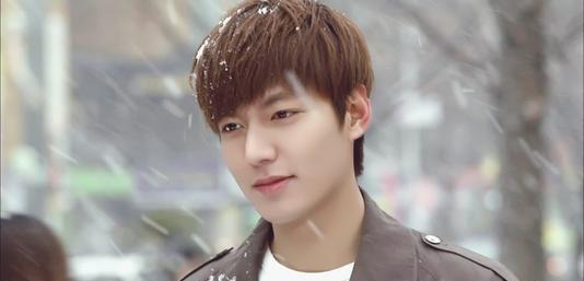 李敏镐|李敏镐8年后再演《继承者们》经典冲凉戏，太害羞连口罩都不敢摘