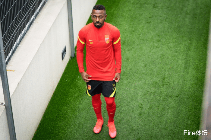 國足|國足敲定40強賽主力陣容！三叉戟美如畫，中場雙核坐鎮，防線太穩