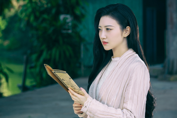 鞠婧祎|中国影史十大新晋美人，鞠婧祎排第八，第一名将一手烂牌打成王炸