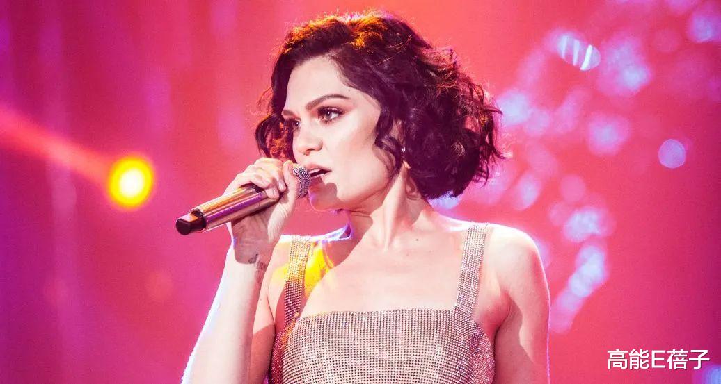 央视|明星从娱乐版走向社会版？