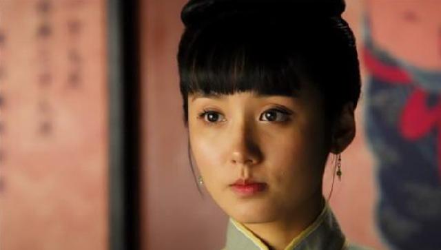 关晓彤|她是胡歌梦中情人, 因一顿火锅被富豪看中, 订亲到结婚仅用17天