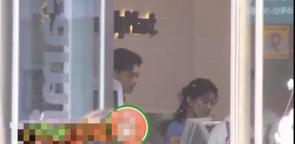 家装日志 景甜新综艺路透曝光，化身店内导购跟客人交涉，丝毫没有明星架子