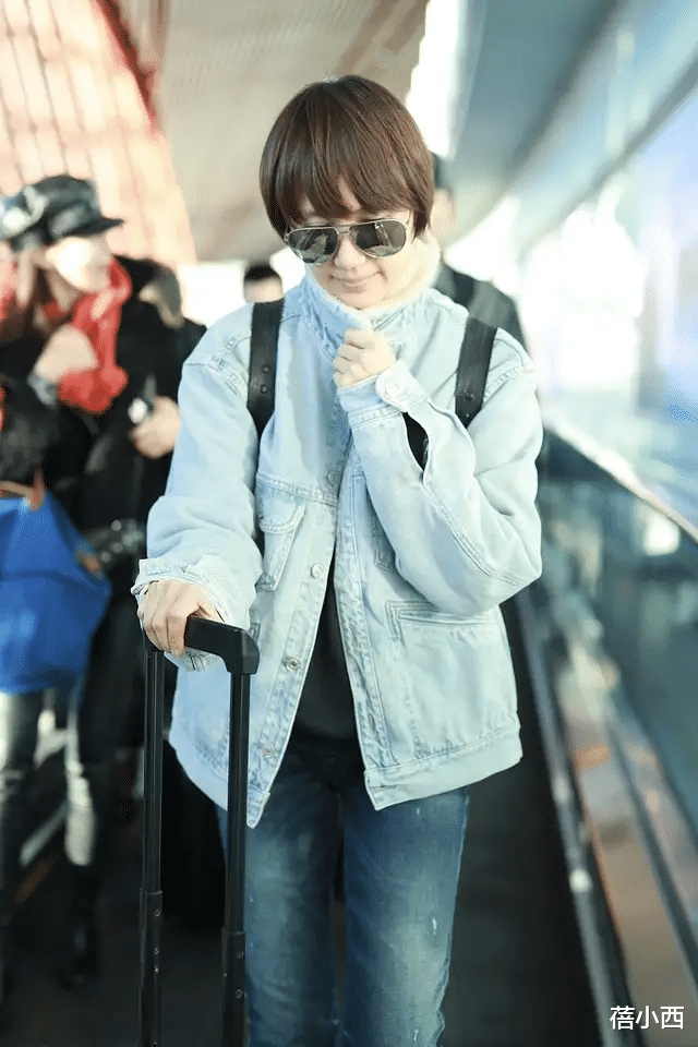 蓓小西 袁泉高级感无敌了，连素颜穿牛仔棉服都这么有国际范，美到骨子里