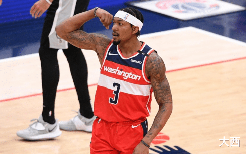 斯蒂芬·庫里|比爾要反超庫里場均31.9分有多難？看了兩人總分差距就懂