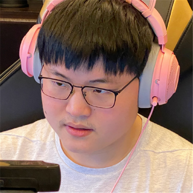 Uzi|uzi手里的是加糖饮料?这次真错怪他了,难怪弹幕只剩下“加油”