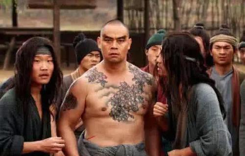 鲁智深|史上最“尴尬”穿帮镜头，鲁智深纹身掉色就忍了，杨幂那是啥？