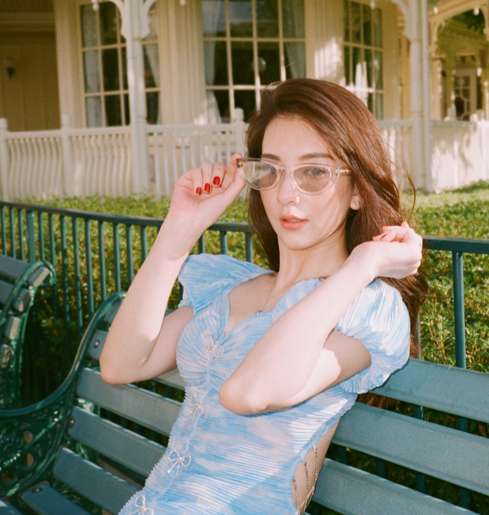 方媛|天王嫂方媛终于晒出孩子正脸照，看清正脸颜值：幸亏没有生儿子