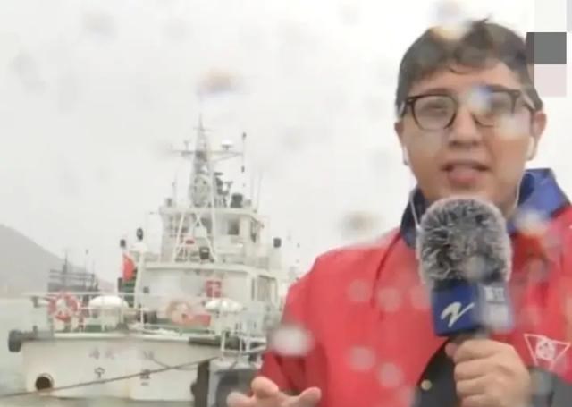 清浅微笑的我|华少不是主持人吗？怎么跑去当记者了