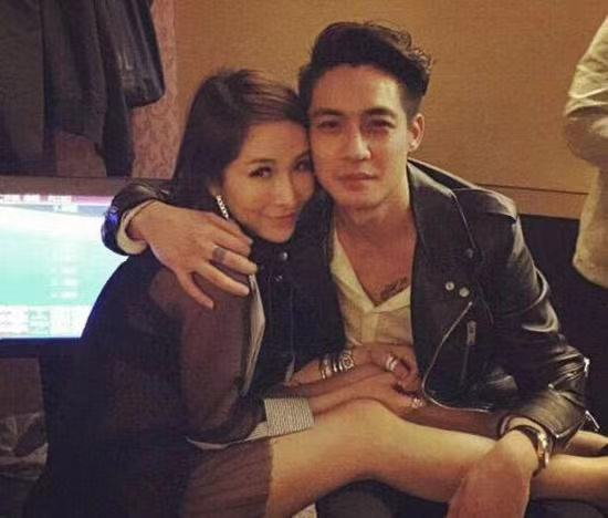 萧亚轩|萧亚轩缺爱的一生：和第16任男友分手，她依然哭得和第一次一样