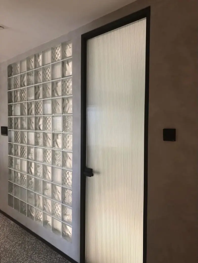 装修设计大全|超仙玻璃砖，一秒拉开和邻居家的时尚距离！